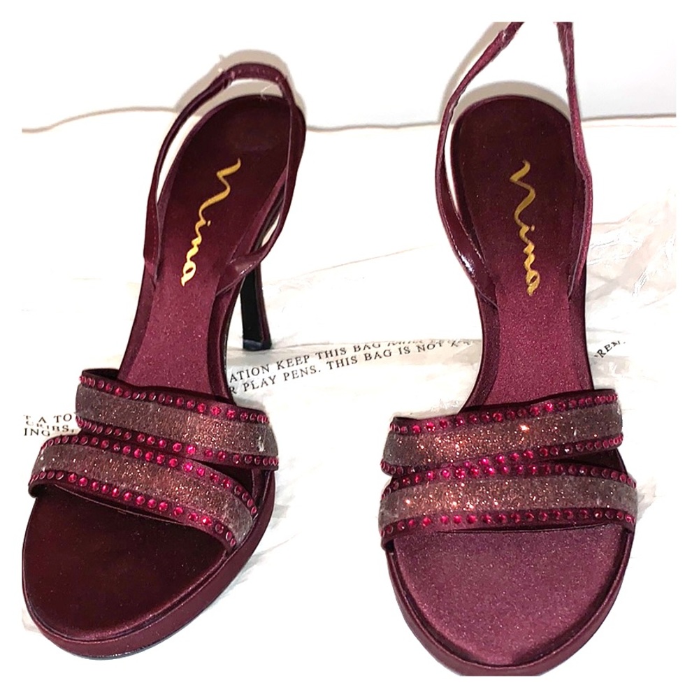 NWOT Nina burgundy heels
